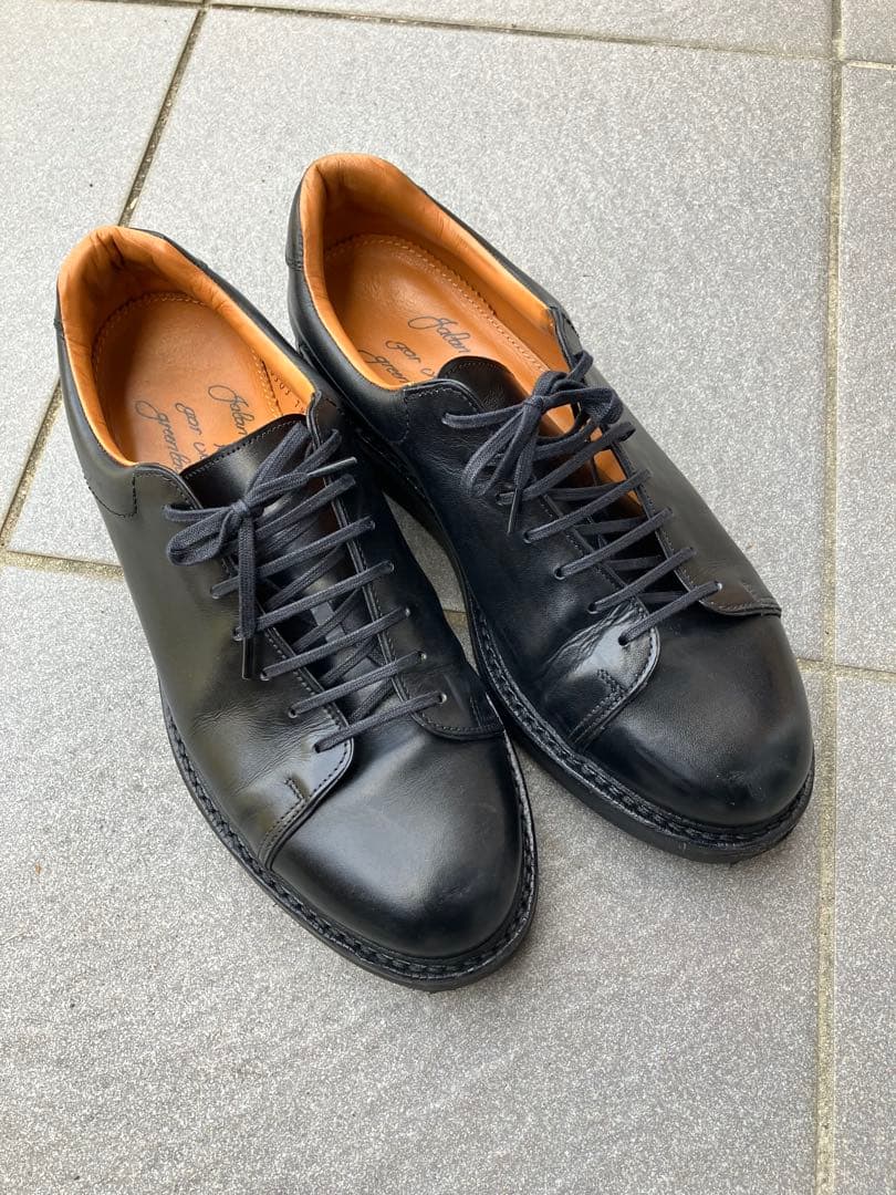 ジャランスリワヤ　ドレススニーカー