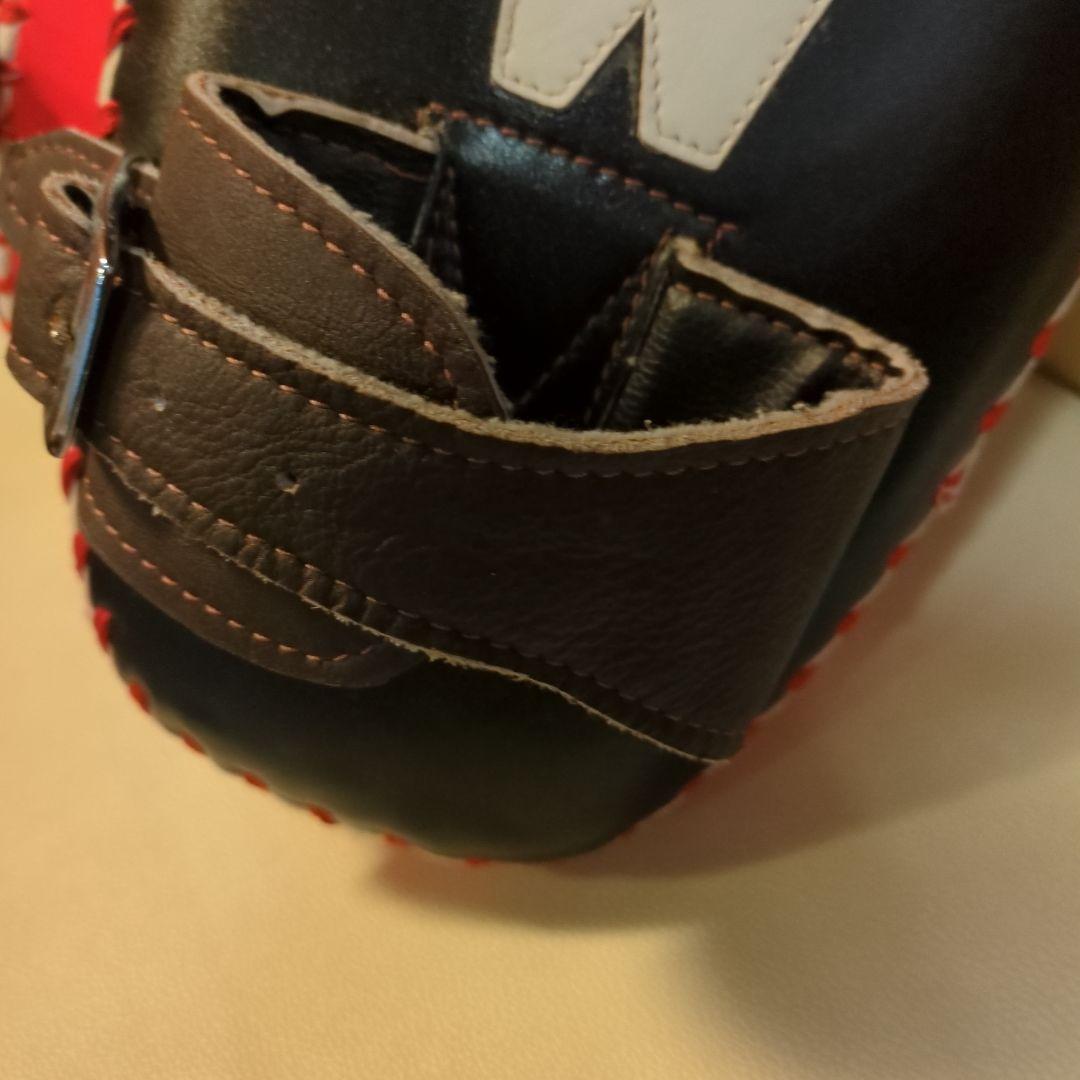 W ボクシング キックミット 黒/赤