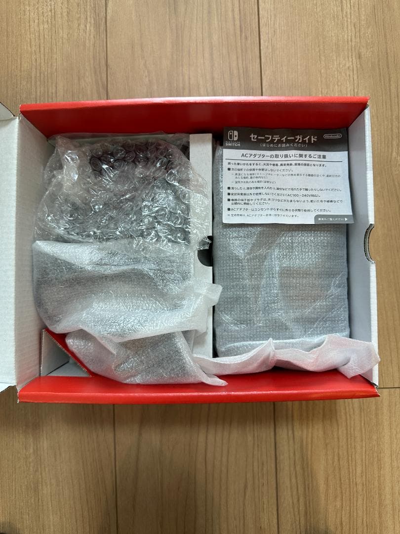 Nintendo Switch 本体 ブラック 付属品完備、おまけ 純正プロコン