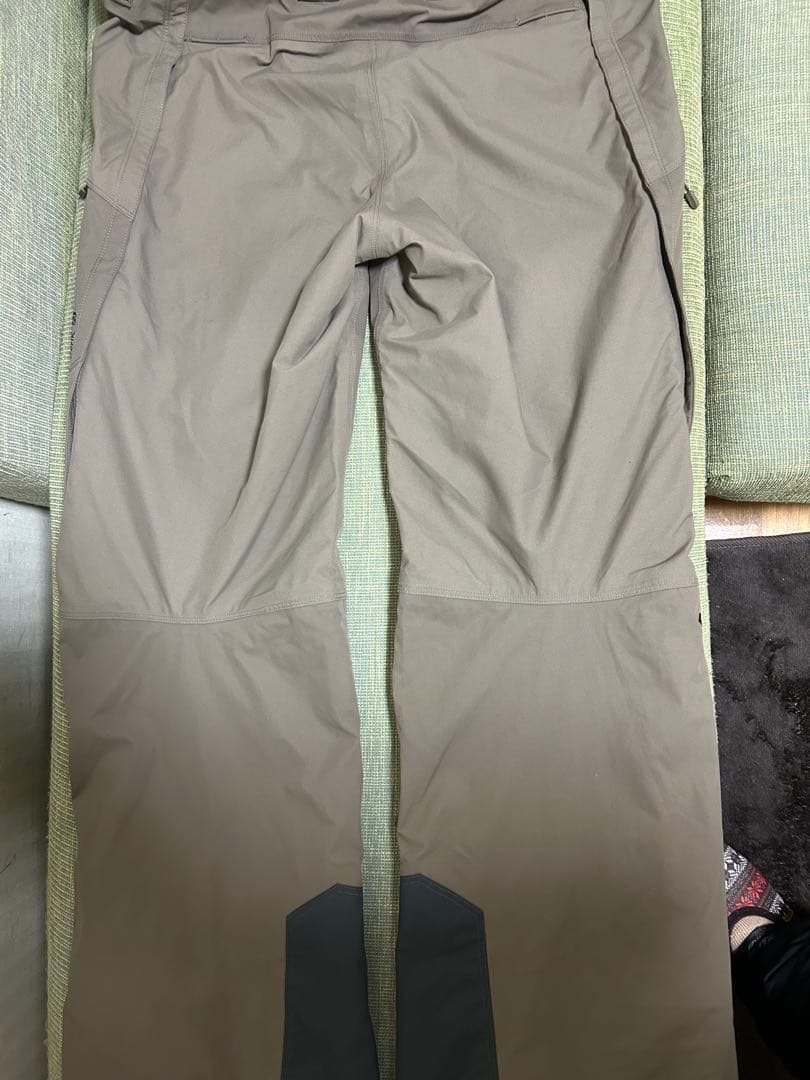 マウンテンハードウェア　ファイアフォールビブ　Sサイズ