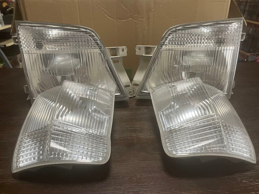 キャラバン前期 純正品コーティング加工済ヘッドライトコーナーレンズ4点セット