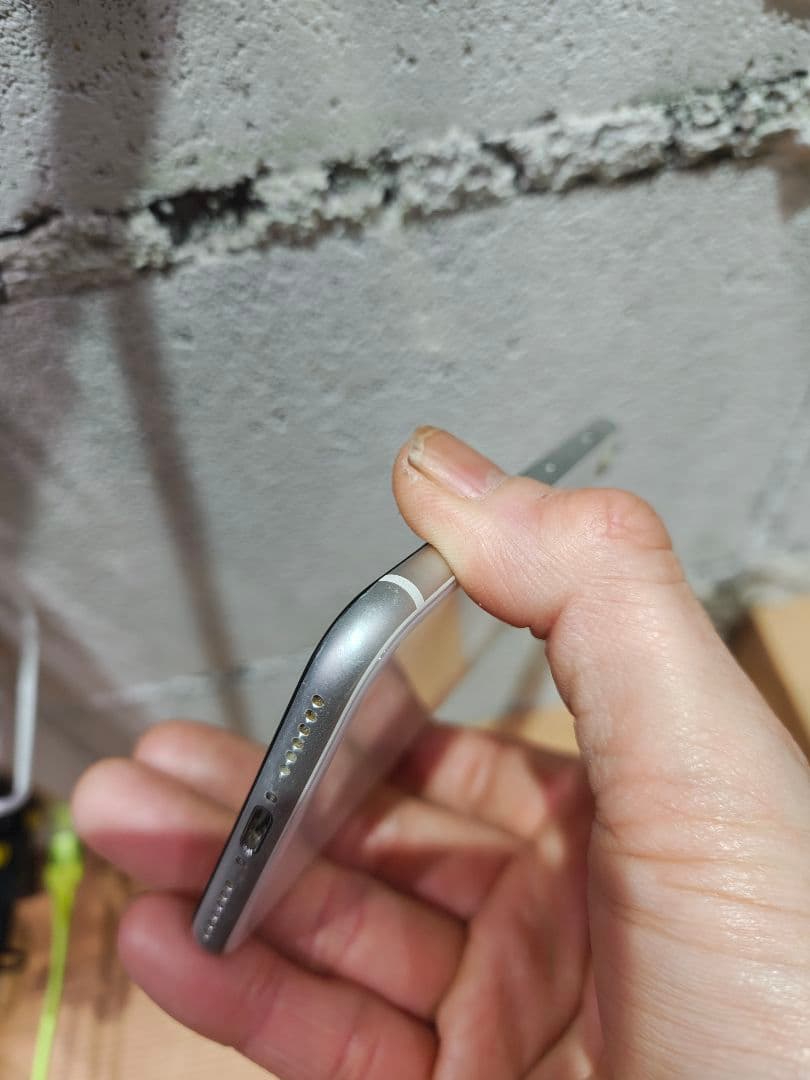 iPhone se 2 第2世代 本体 ホワイト 64GB