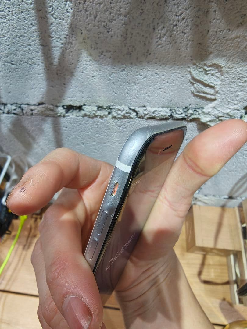 iPhone se 2 第2世代 本体 ホワイト 64GB