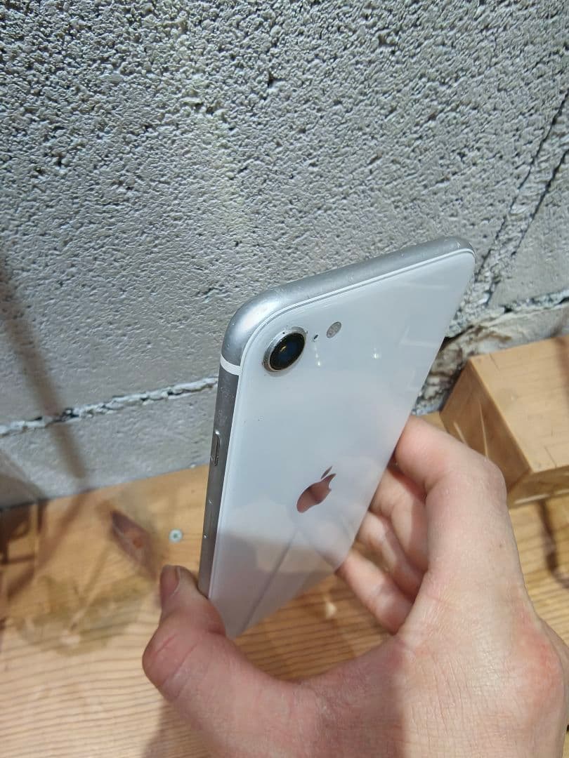 iPhone se 2 第2世代 本体 ホワイト 64GB