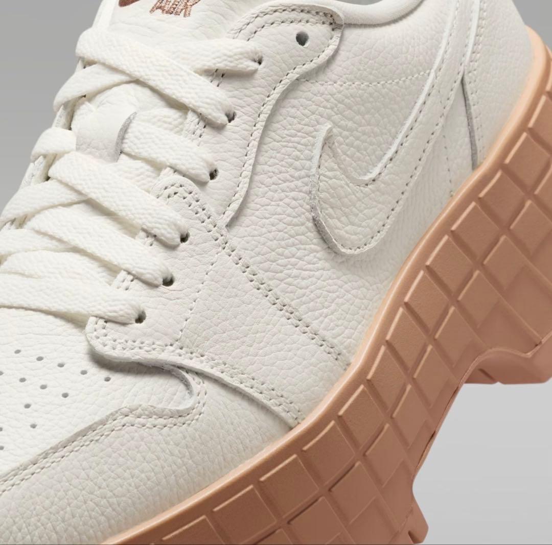 新品ナイキ ウィメンズ エアジョーダン 1 ブルックリン ロー 24.5㎝