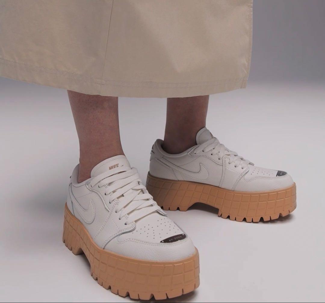 新品ナイキ ウィメンズ エアジョーダン 1 ブルックリン ロー 24.5㎝