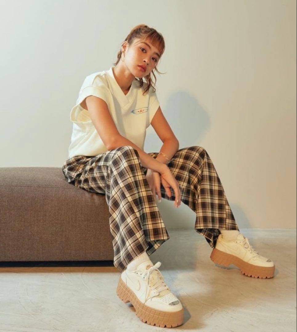 新品ナイキ ウィメンズ エアジョーダン 1 ブルックリン ロー 24.5㎝