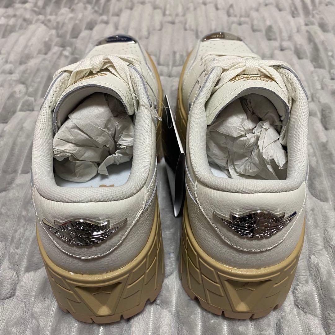 新品ナイキ ウィメンズ エアジョーダン 1 ブルックリン ロー 24.5㎝