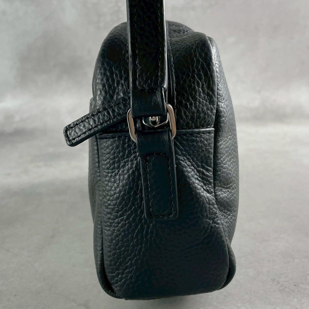 ✨美品✨アニエスベー　ショルダーバッグ　エンボスロゴ　レザー　ブラック