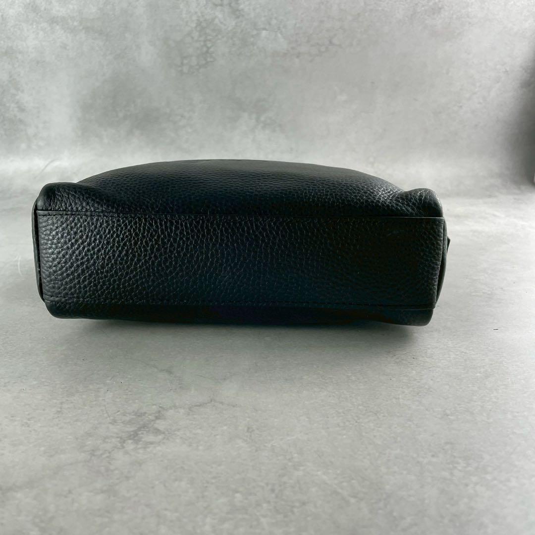 ✨美品✨アニエスベー　ショルダーバッグ　エンボスロゴ　レザー　ブラック