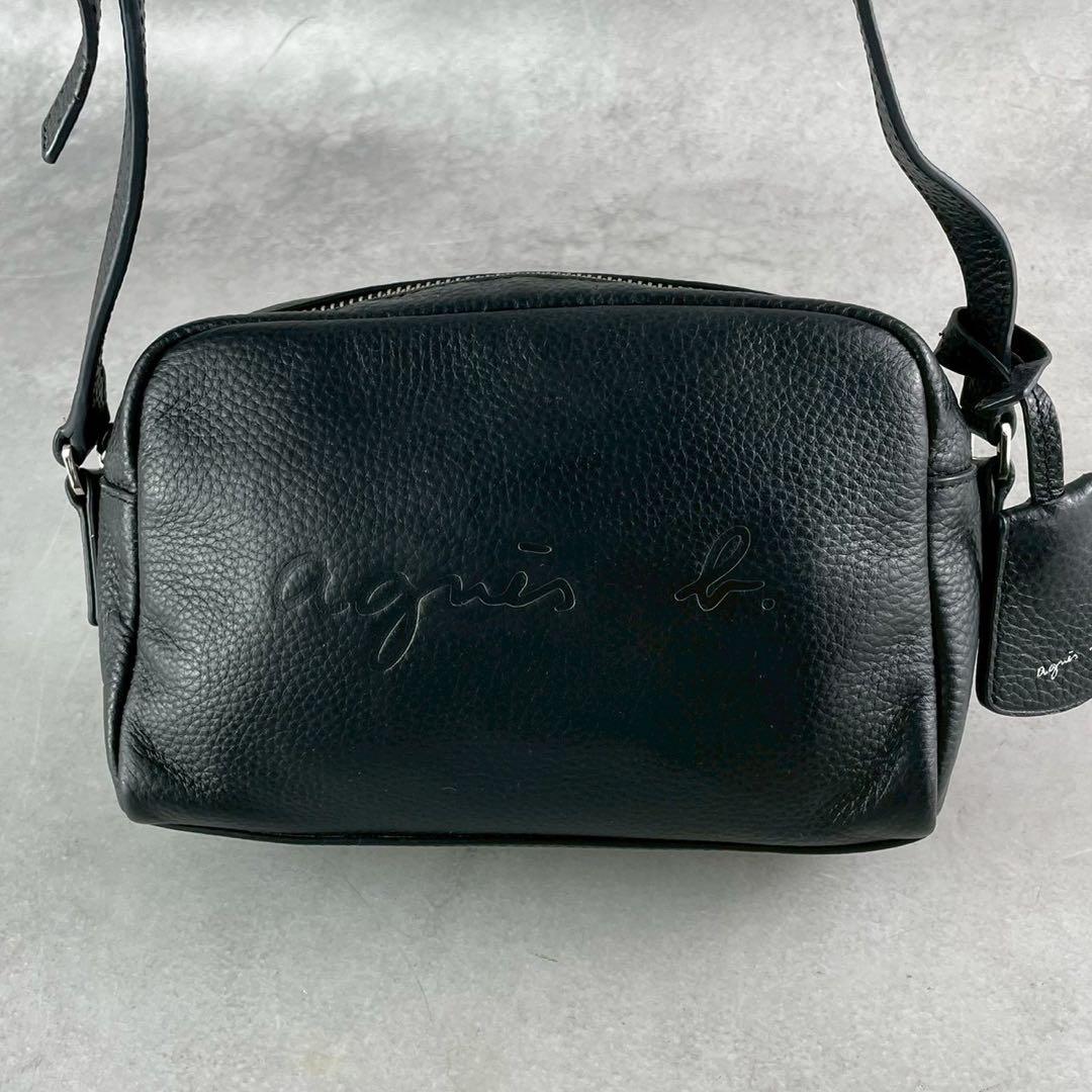 ✨美品✨アニエスベー　ショルダーバッグ　エンボスロゴ　レザー　ブラック