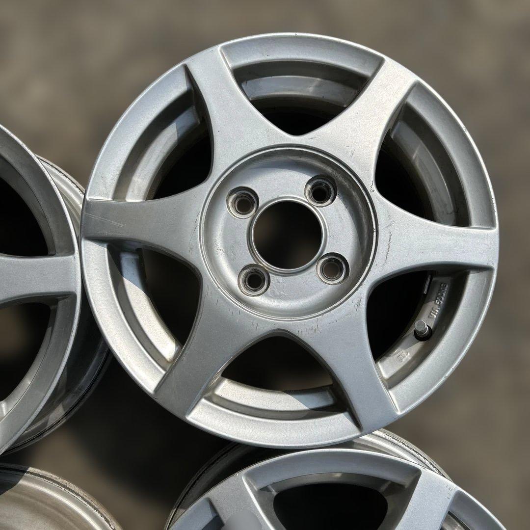 13インチ シルバー 6スポークホイール