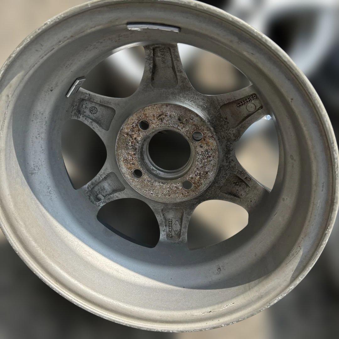 13インチ シルバー 6スポークホイール