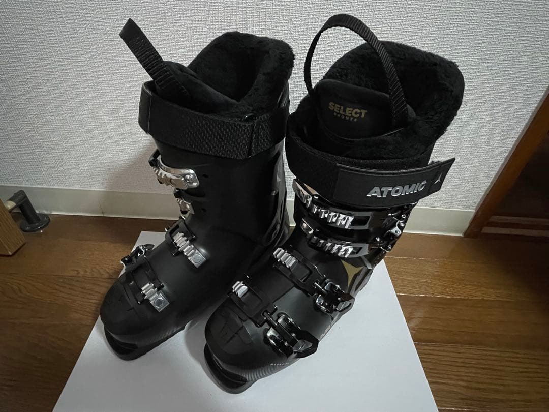 ATOMIC HAWX MAGNA75スキーブーツ　女性用24-24.5cm