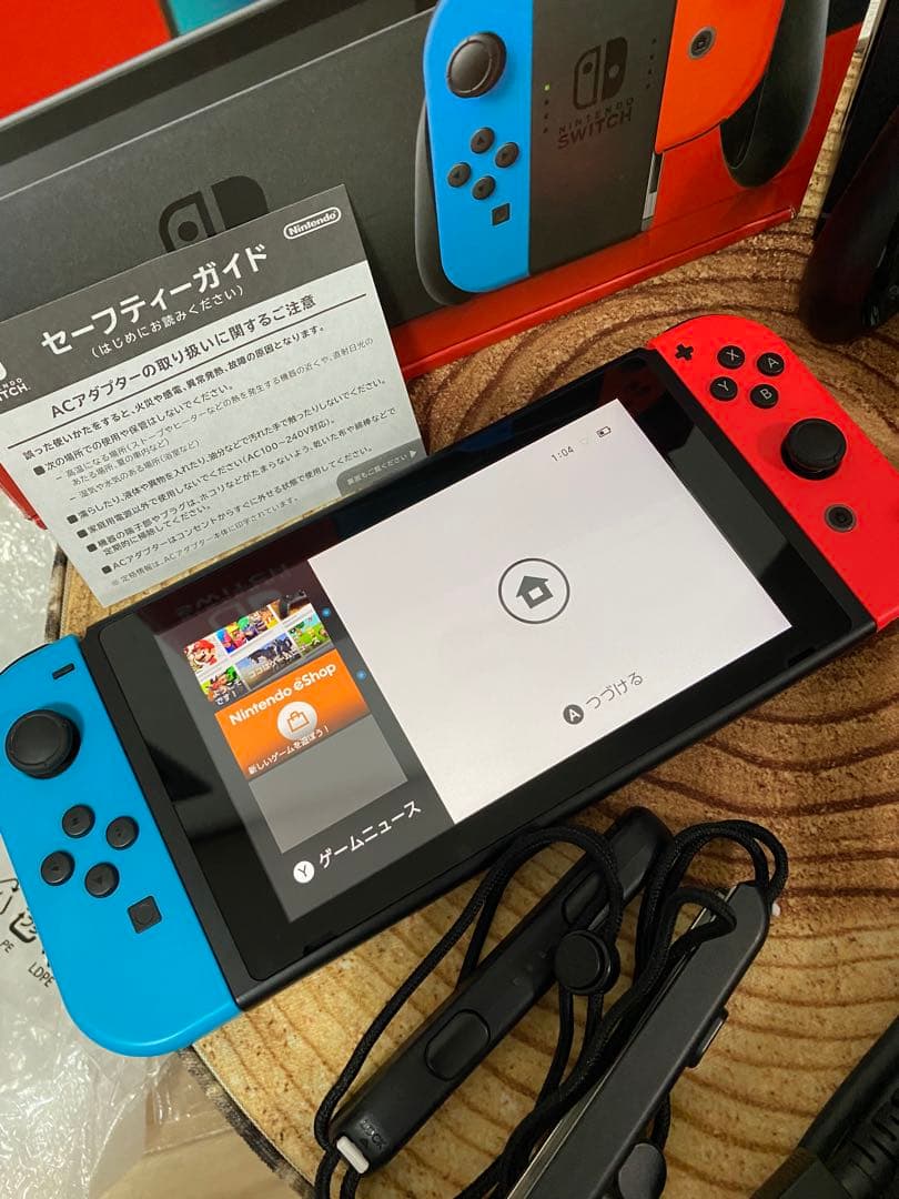 Nintendo Switch ニンテンドースイッチ本体　ネオン ①