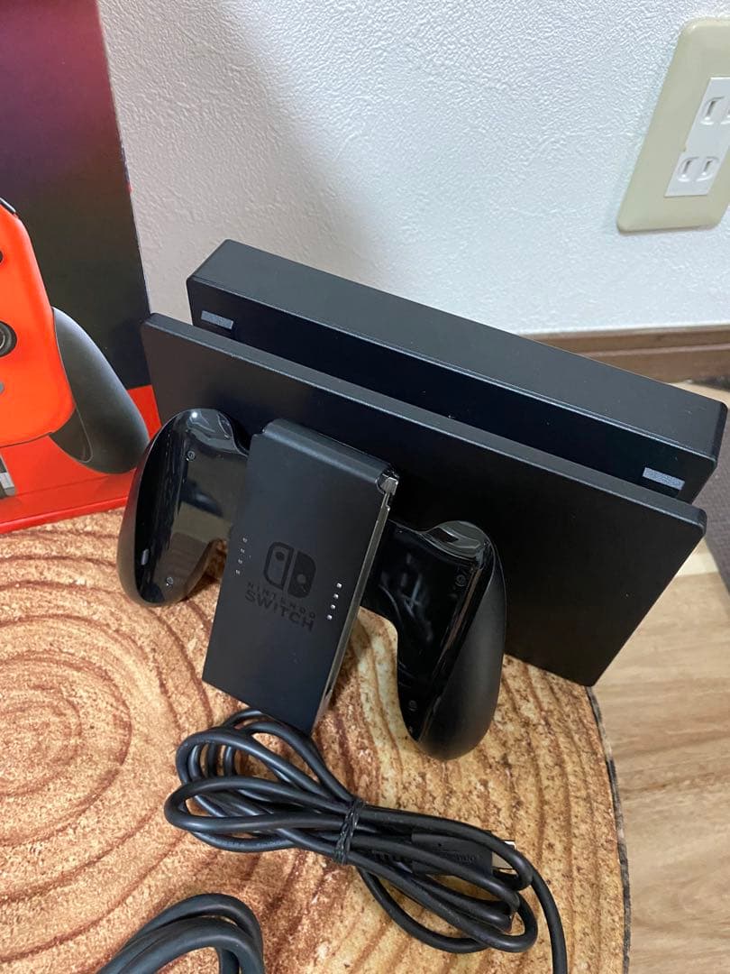 Nintendo Switch ニンテンドースイッチ本体　ネオン ①