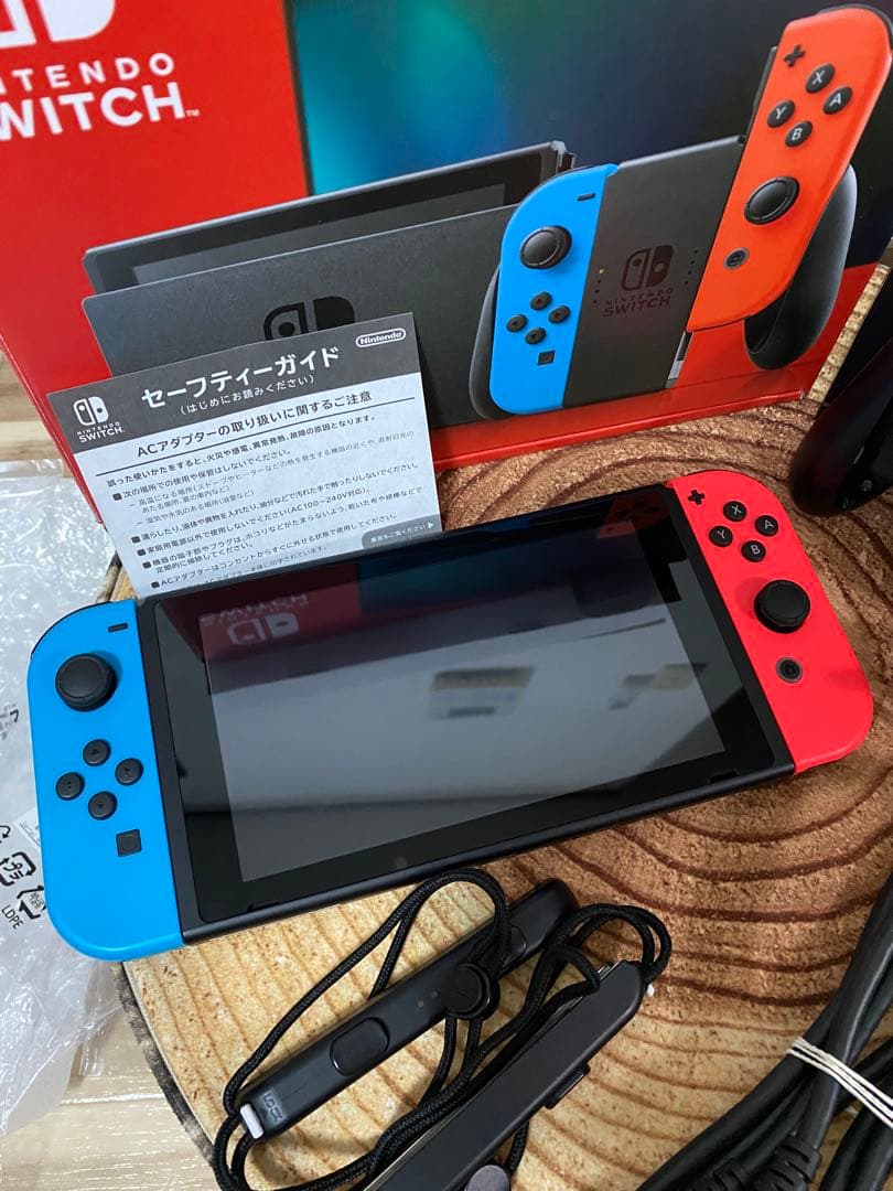 Nintendo Switch ニンテンドースイッチ本体　ネオン ①