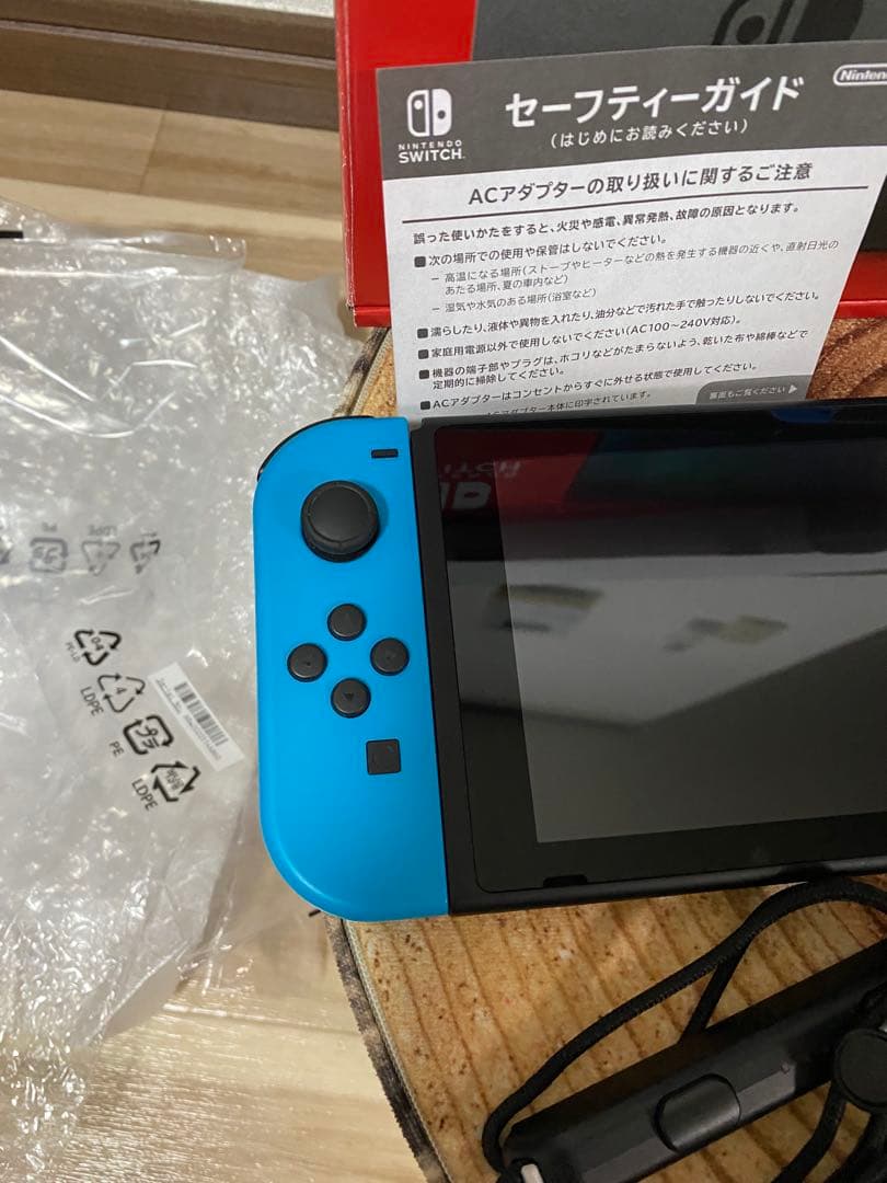 Nintendo Switch ニンテンドースイッチ本体　ネオン ①