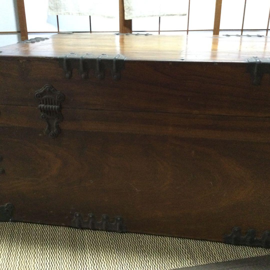 韓国のアンティーク箪笥(バンタジ) canaにさせて頂きます