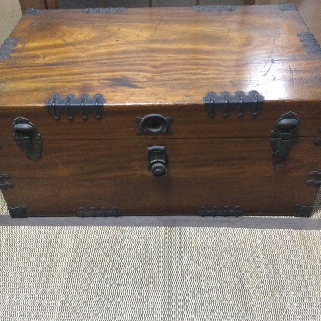 韓国のアンティーク箪笥(バンタジ) canaにさせて頂きます