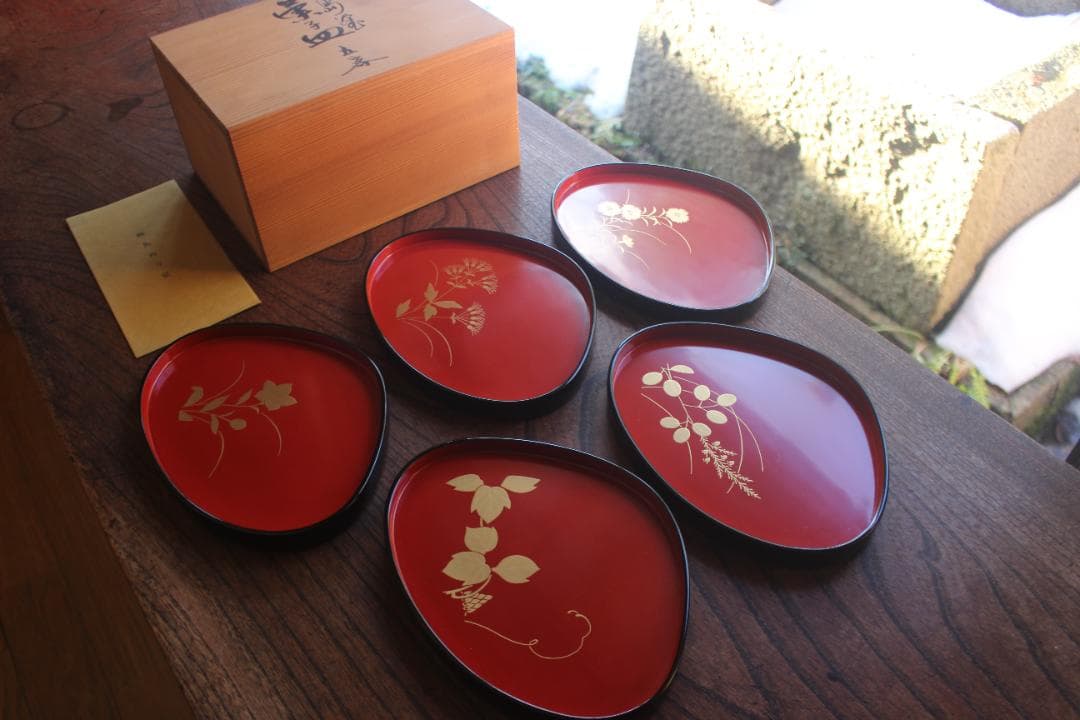 デッドストック！優美な秋草蒔絵の映える蛤形銘々皿5点（検輪島塗蒔絵皿小皿