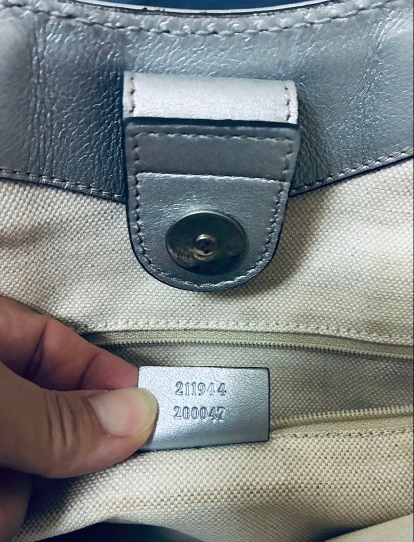 K*D様 GUCCI シルバー トートバッグ 保存袋付き