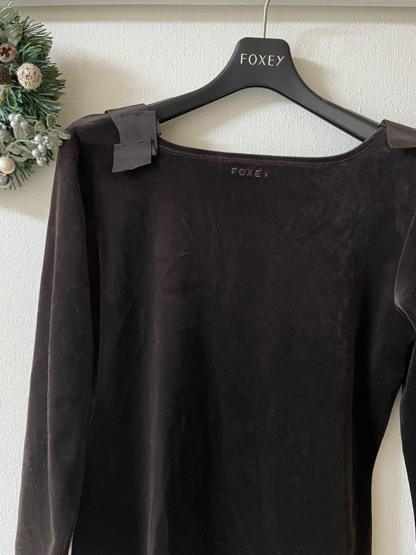 FOXEY 茶色ベロア素材　リボン付き長袖トップス
