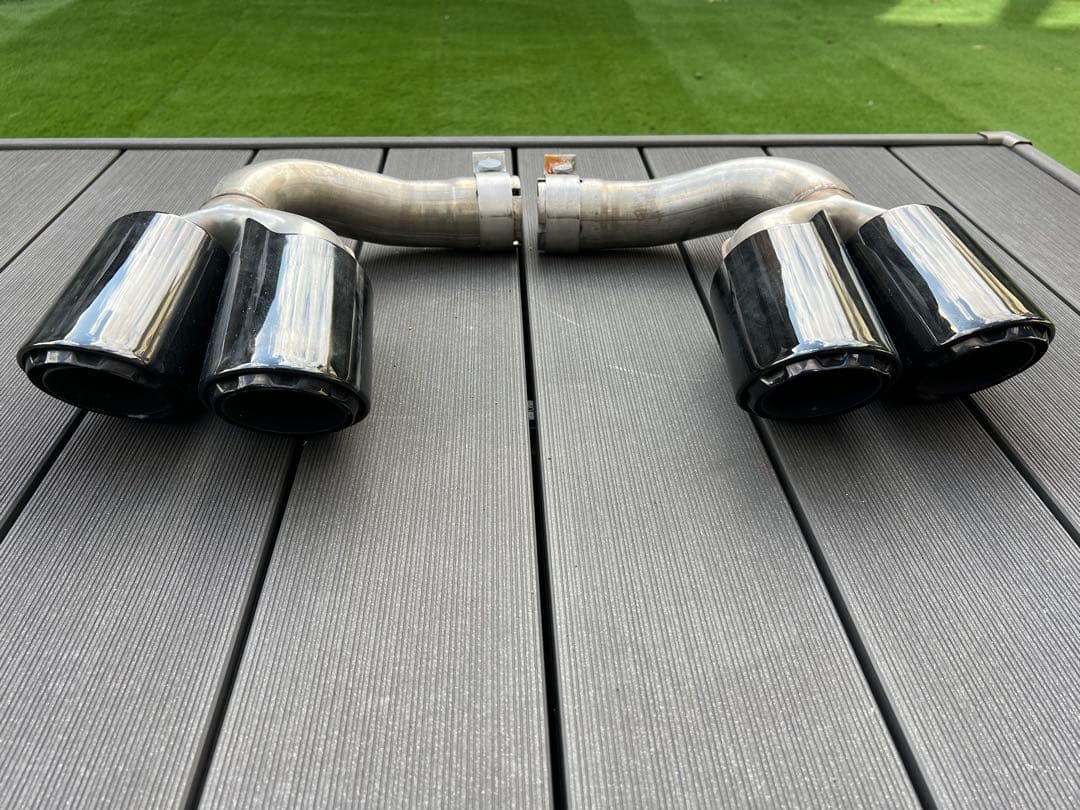 ポルシェ　カイエン 2018年式以降　4本出しマフラーカッター 左右セット