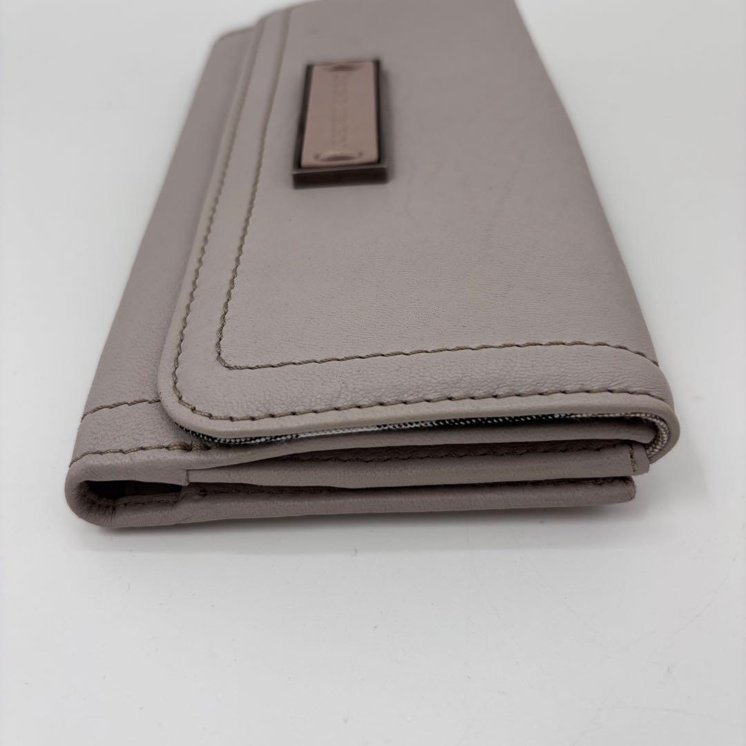 美品 バーバリー レザー長財布 グレージュ ノバチェック 二つ折り 箱付