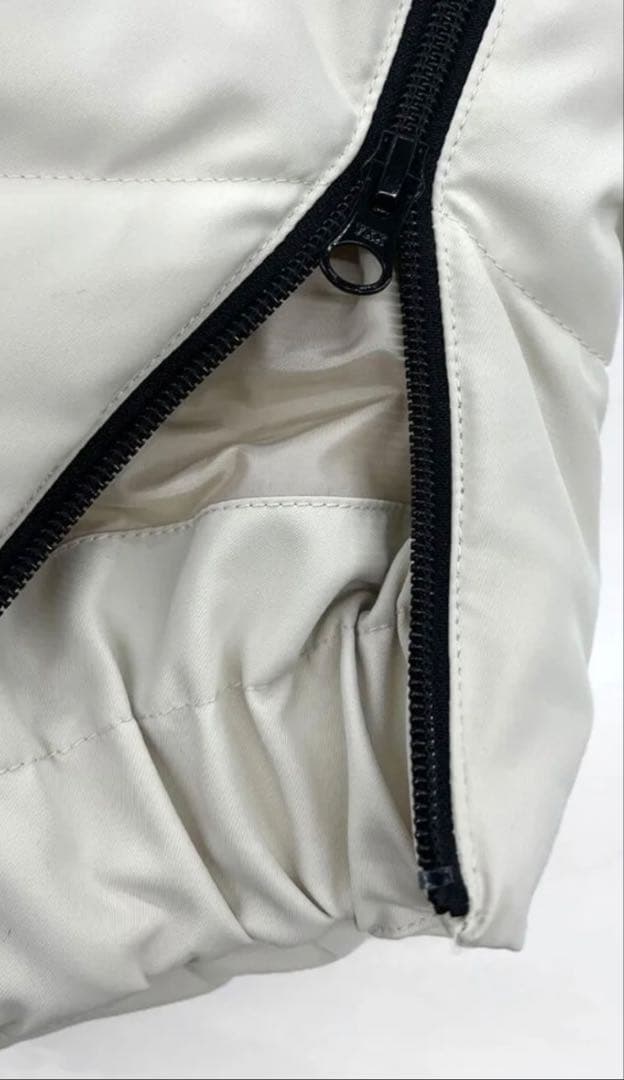 【すんこ】YAMADAYA CLOVE フード付きダウンベスト