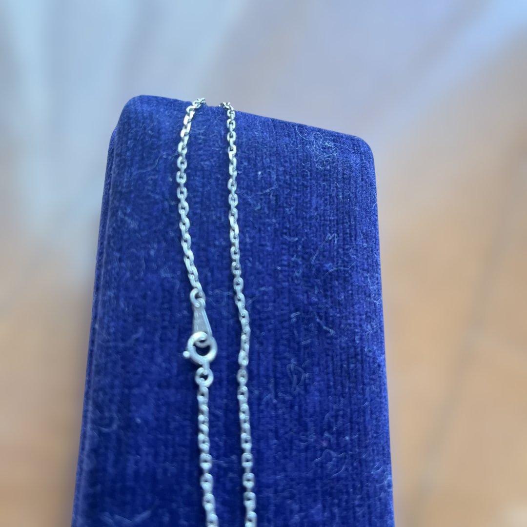 半*い様 シルバーペンダントネックレス 青色ストー５０年前　名前彫ってあります。