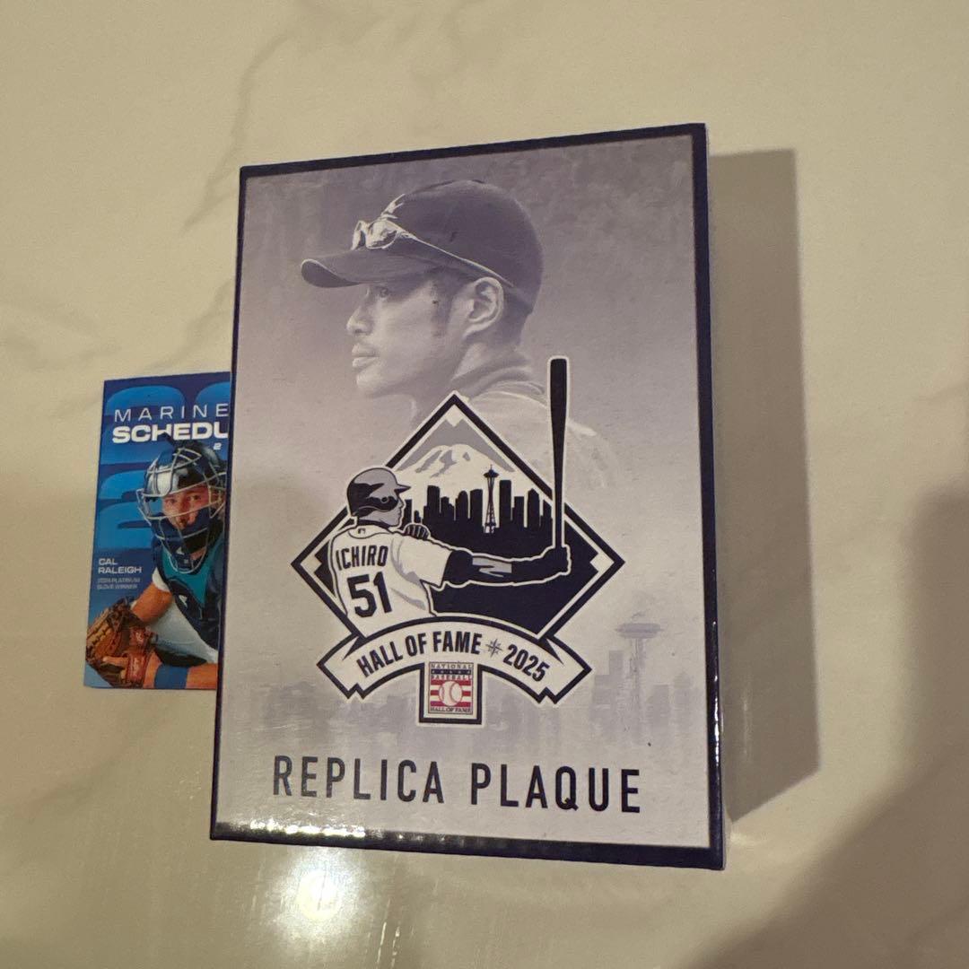 8/10球場配布品 イチロー MLB殿堂入り プラーク　盾 マリナーズ