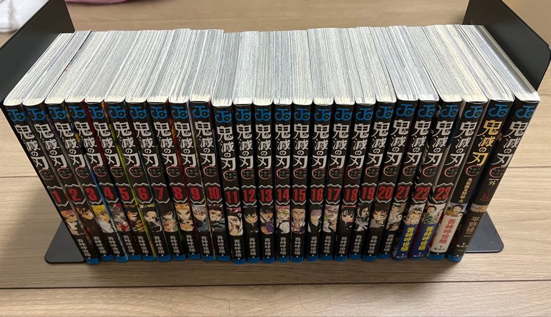 鬼滅の刃　コミック　全巻+鬼殺隊見聞録弍、外伝