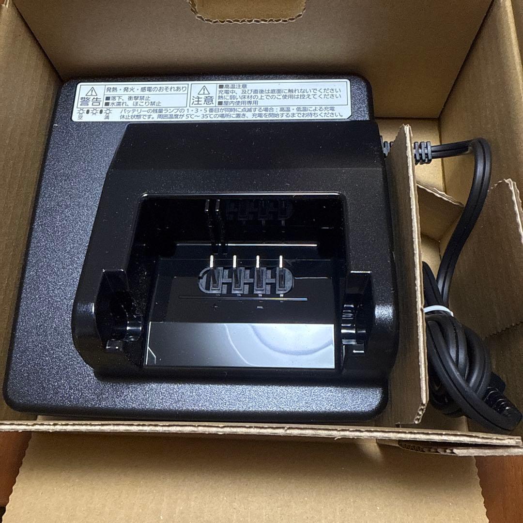 新品未使用　Panasonic NKJ075Z バッテリー充電器