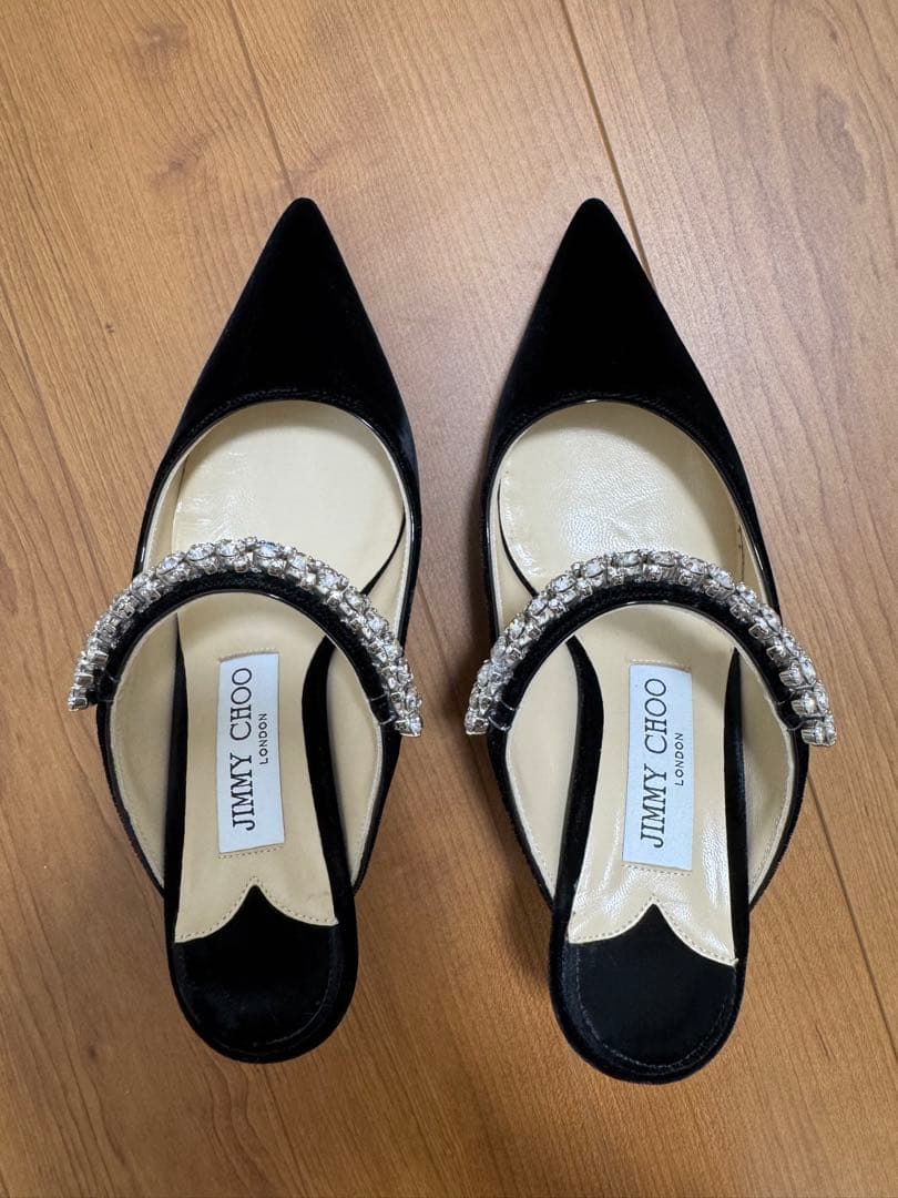 ジミーチュウのヒール