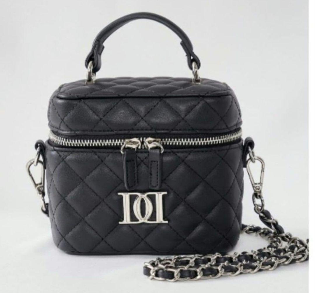 ダーリッチ　キルティングスクエアミニバッグ