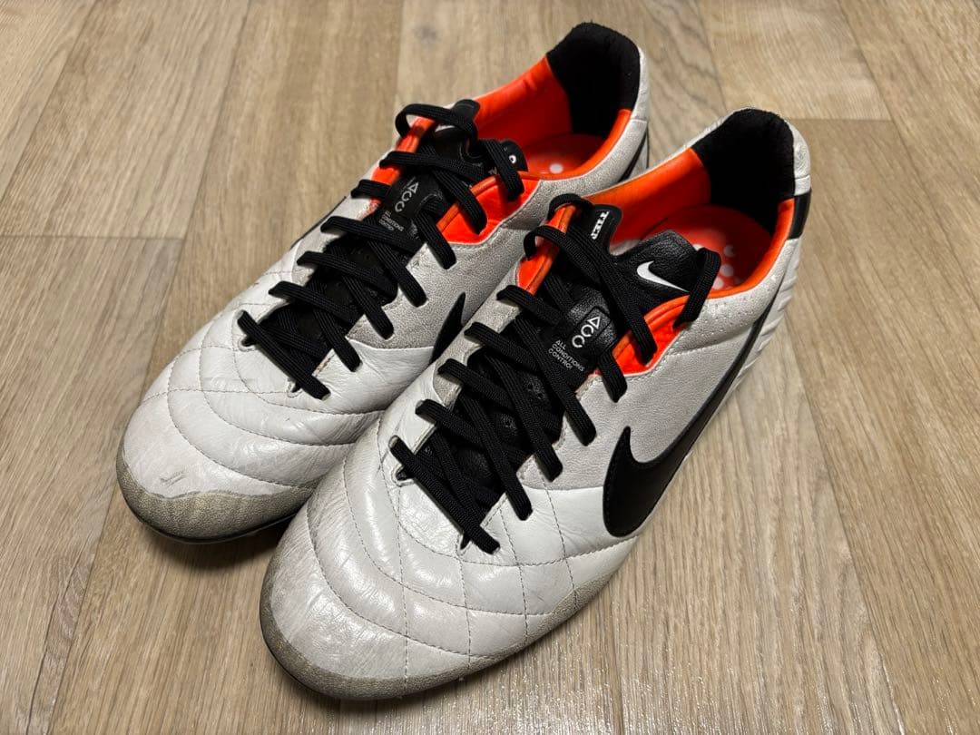 ナイキ　ティエンポレジェンド4 27.0