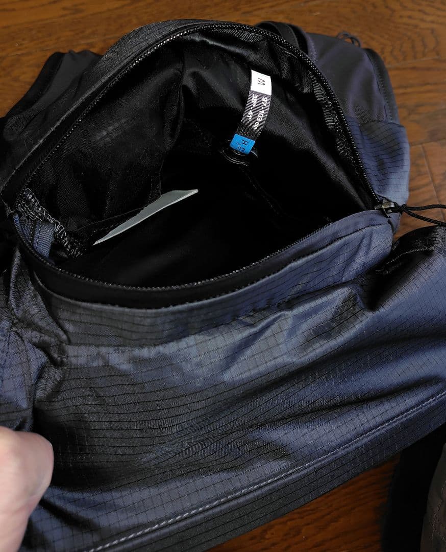 サロモン　ADV SKIN Cross season15（クロスシーズン15）M