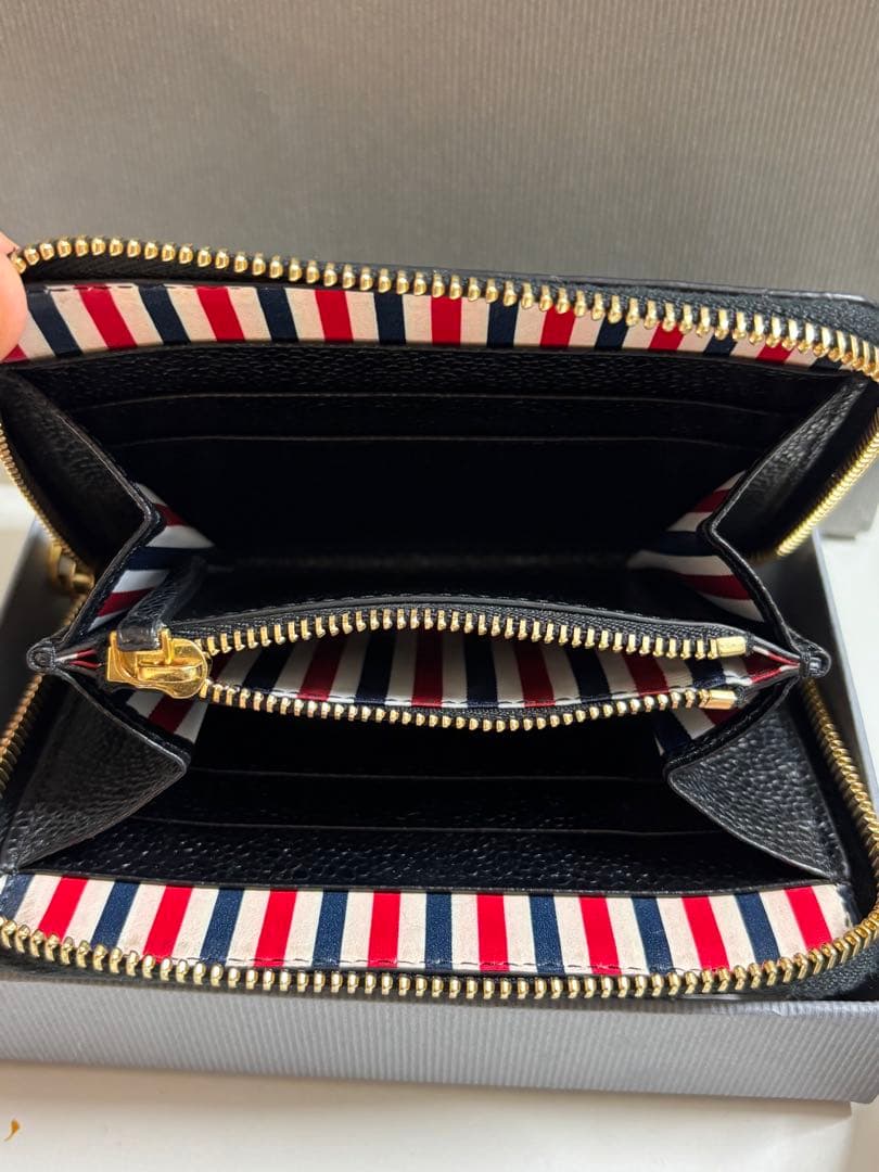 THOM BROWNE ショートジップ財布 ブラック