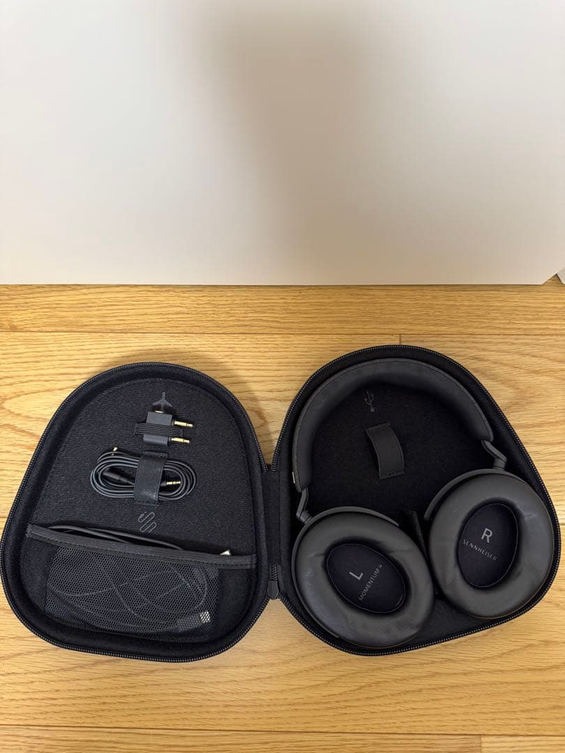 ゼンハイザーワイヤレスヘッドホン MOMENTUM 4 Wireless（箱付）