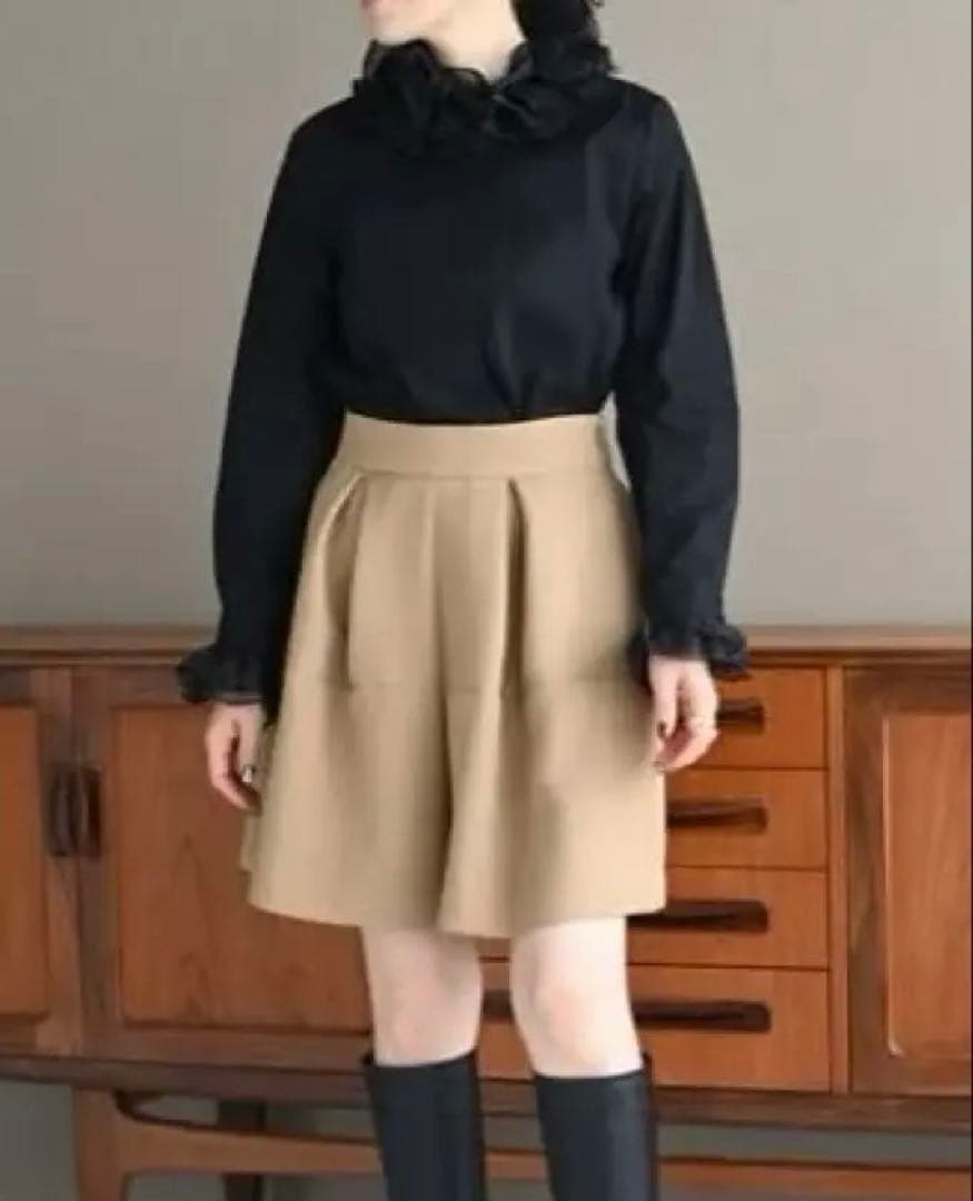 お値下げtrefle +1 タックショートパンツ　新品未使用タグ付き