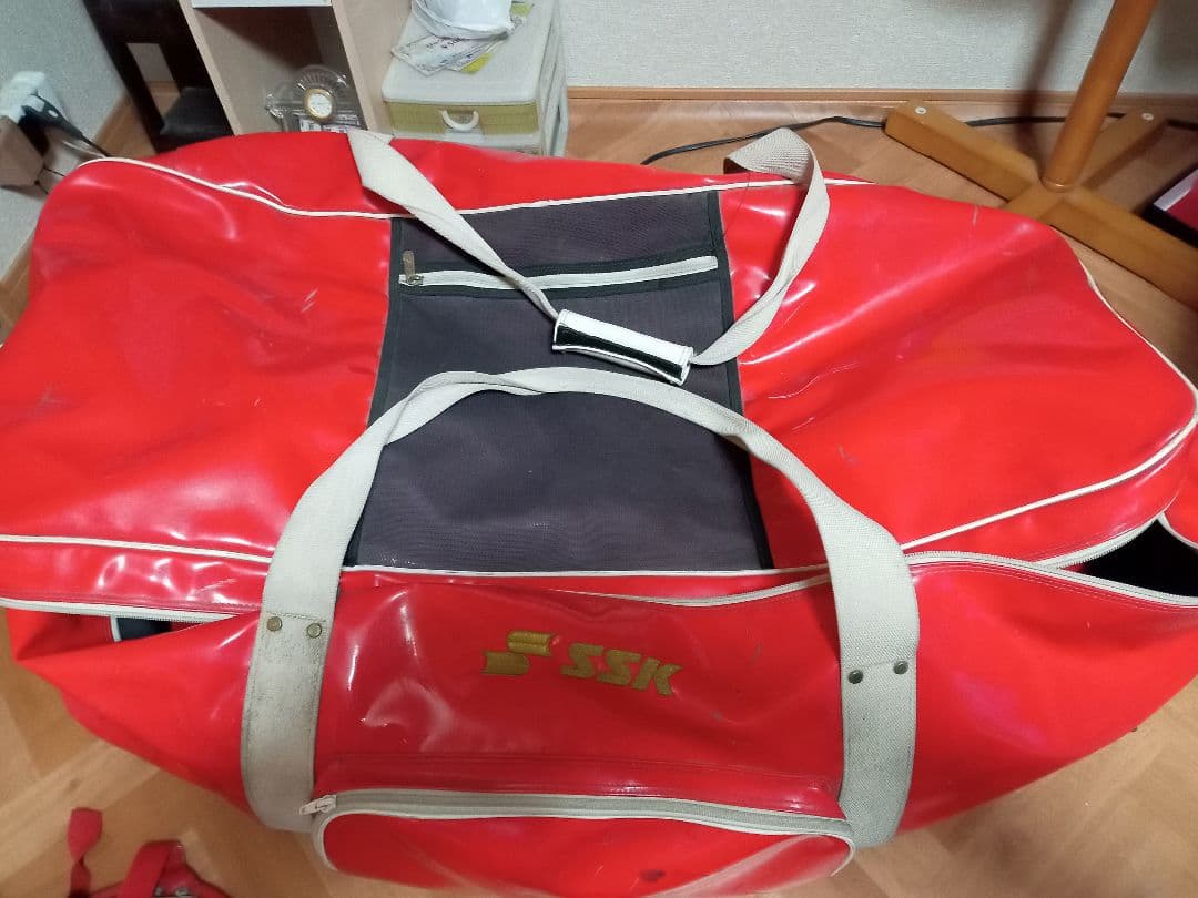 野球ヘルメット キャッチャー防具一式 道具ケース 木製バット ルールブック　５点