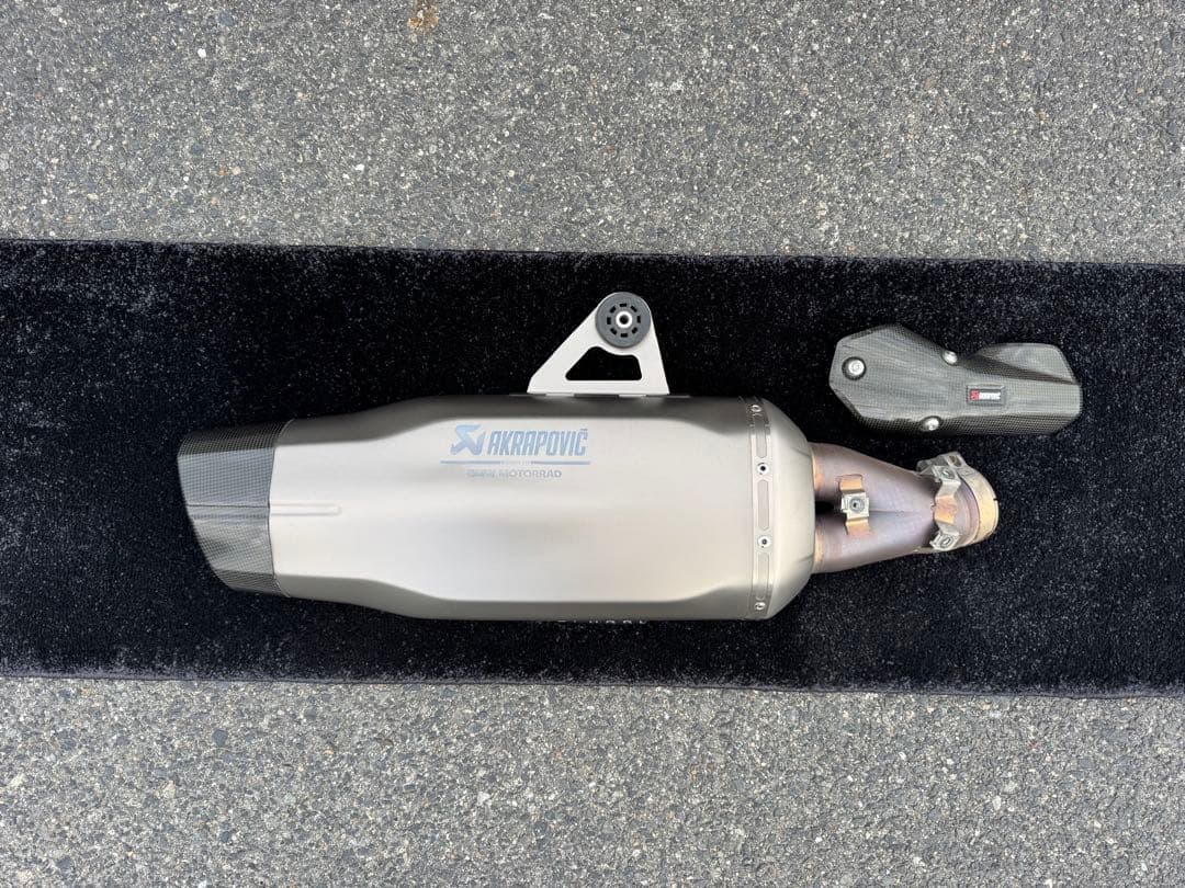  R1250GS純正オプション Akrapovic スリップオン チタン製