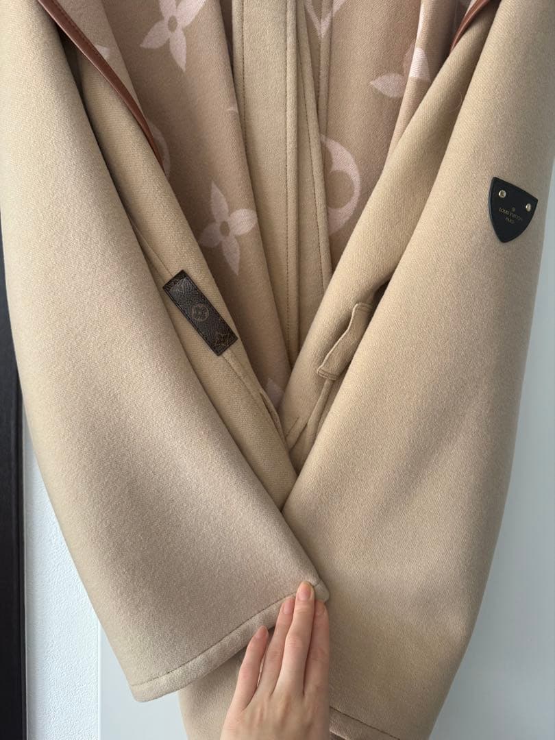 ち*こ様 LOUIS VUITTON ベルテッドダブル フェイスフーデッドラップ