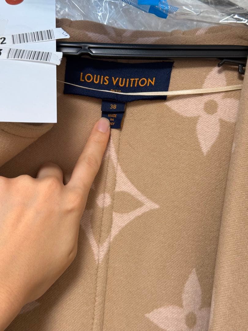 ち*こ様 LOUIS VUITTON ベルテッドダブル フェイスフーデッドラップ