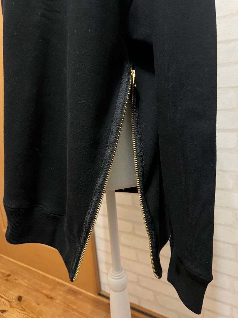 ビアズリー　サイドジッパープルオーバー　 ブラック