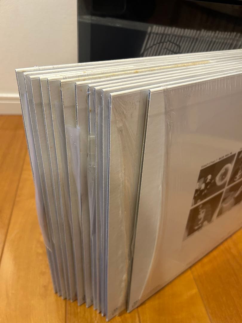 鉄腕アトム　レーザーディスク　47巻セット保管ガラスケース入り　未開封あり