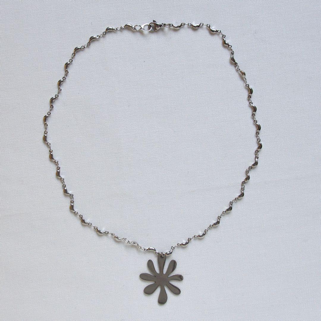 新品 Distorted flowers ネックレス あいみょん着用　フラワー