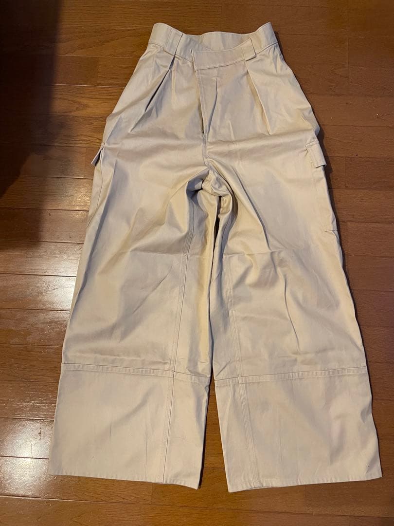 スナイデル　カーキパンツ　春夏秋冬