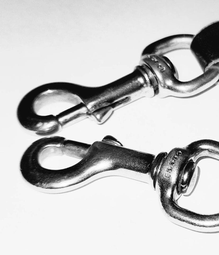 GUCCI 小物 レザー 本革 ブラック 黒 シルバー ウォレットチェーン